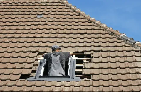 Pose de velux - La Salvetat-Peyralès